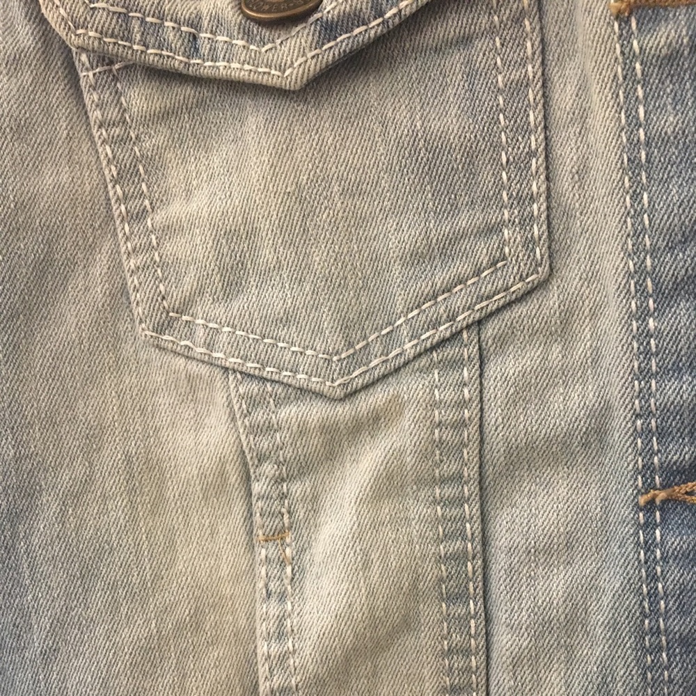Cropped Jean Jacket - Picture 5 of 6
